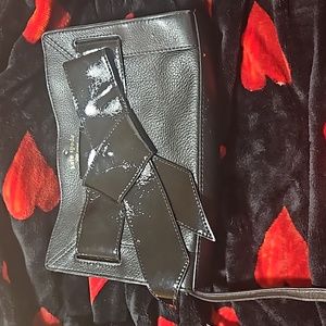 Black with patent bow kate spade crossbody bag!